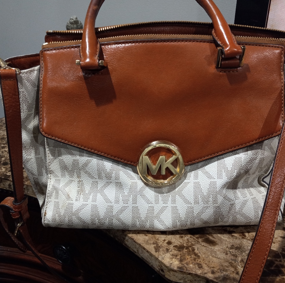 MK logo satchel